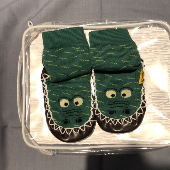 Kid’s shoes - Picture 4 of 4